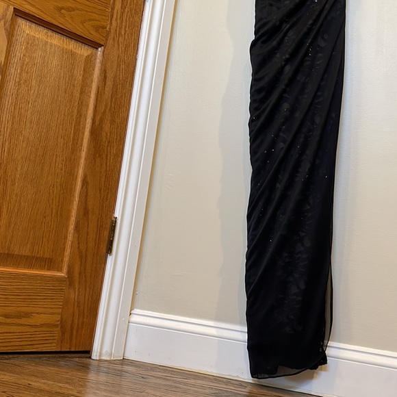 STUNNING Black Lace Evening Gown - Picture 3 of 8